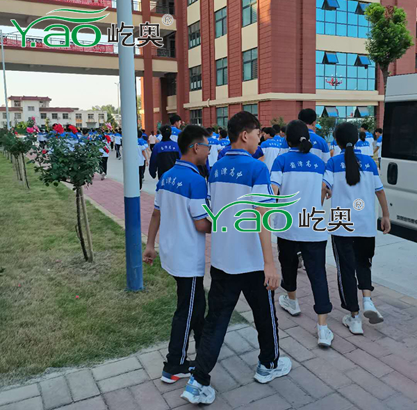 未來校服怎樣設(shè)計才能更受歡迎